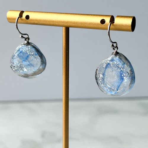 マイカ風シェルのニュアンスブルーピアス ※イヤリング変更可 ピアス