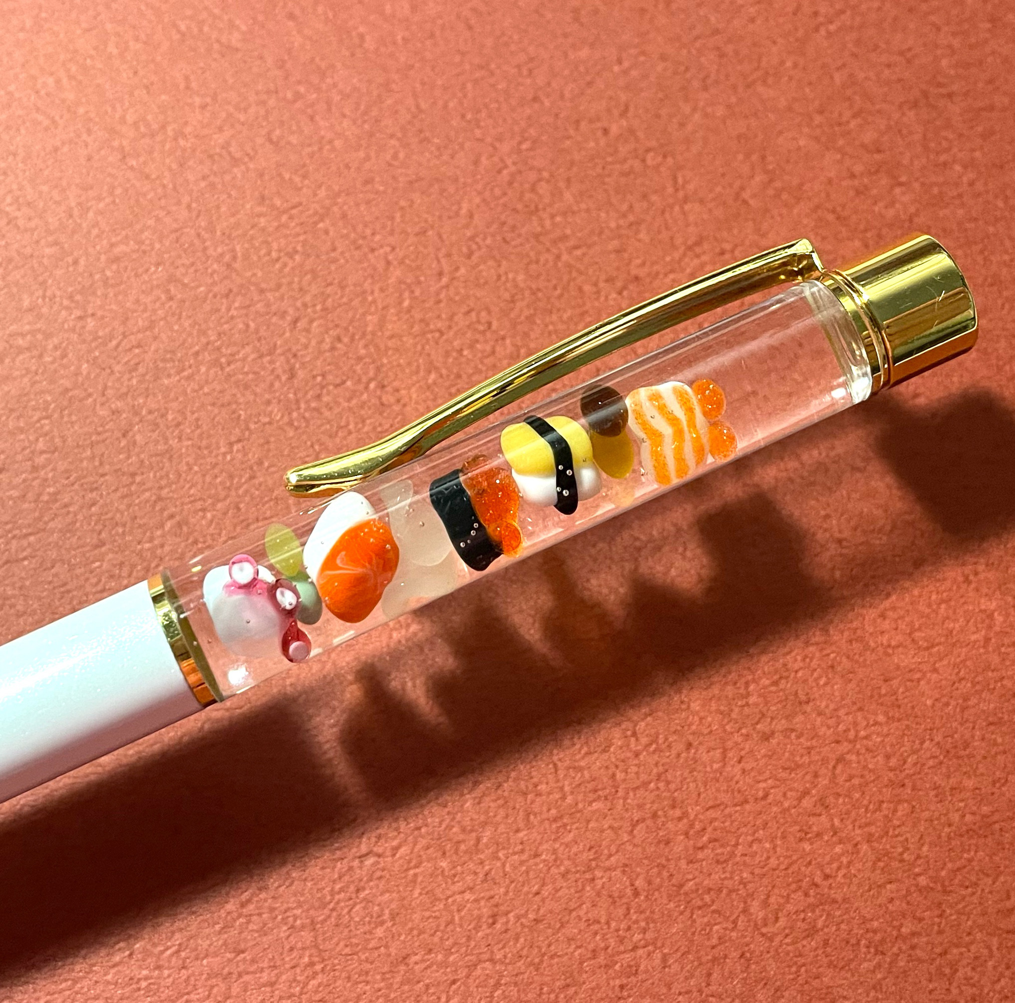 寿司　デザイン ボールペン　 本体　白　ギフトに　レア　筆記具 寿司 デザイン ボールペン 本体 白 ギフトに レア 筆記具