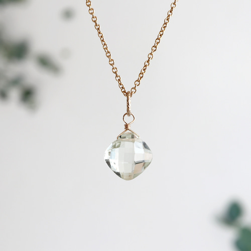 14kgf グリーンアメジストとレインボームーンストーンのチャーム 14kgf グリーンアメジストとレインボームーンストーンのチャーム