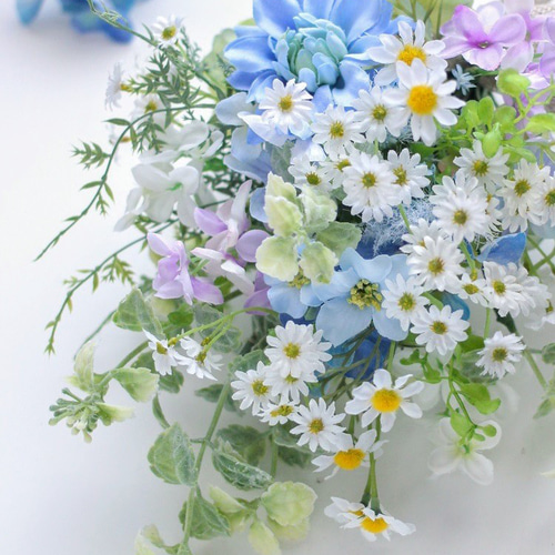 お花いっぱいダリアとデージーのスワッグ フラワーアレンジ