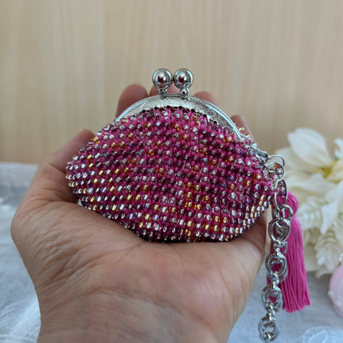 大人かわいい ビーズがま口財布 小銭入れチェーンキーホルダー付き 