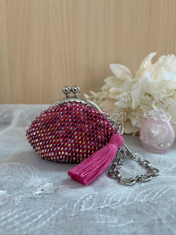 大人かわいい ビーズがま口財布 小銭入れチェーンキーホルダー