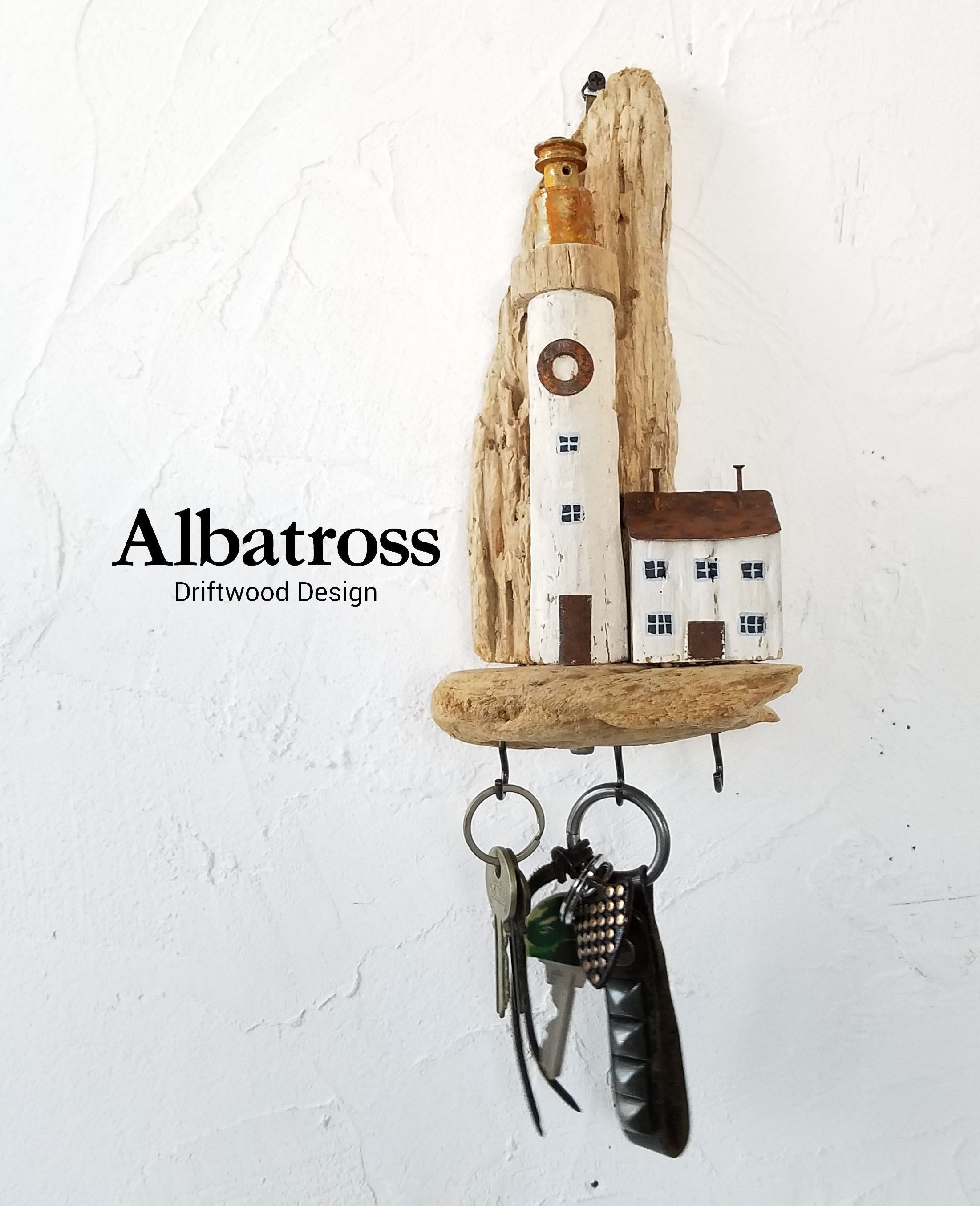 流木 キーフック キーハンガー 壁掛け 鍵掛け 灯台 インテリア オブジェ 錆 朽ち 流木アート さび 古材 海　サステ