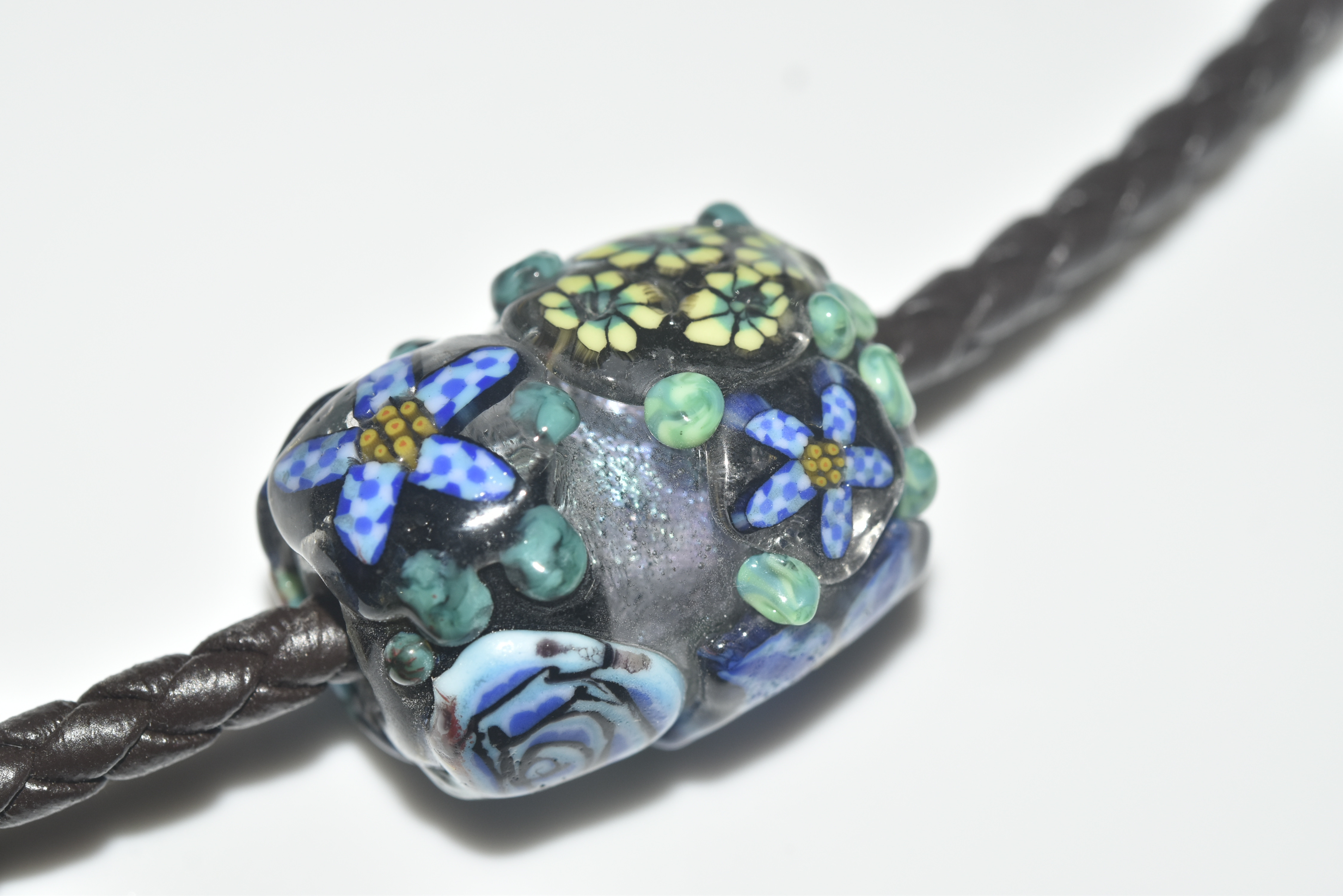 花　　細密描写とんぼ玉　ぺンダントップ  michaoo71 (ｙ1925-451)ガラス工芸家創作