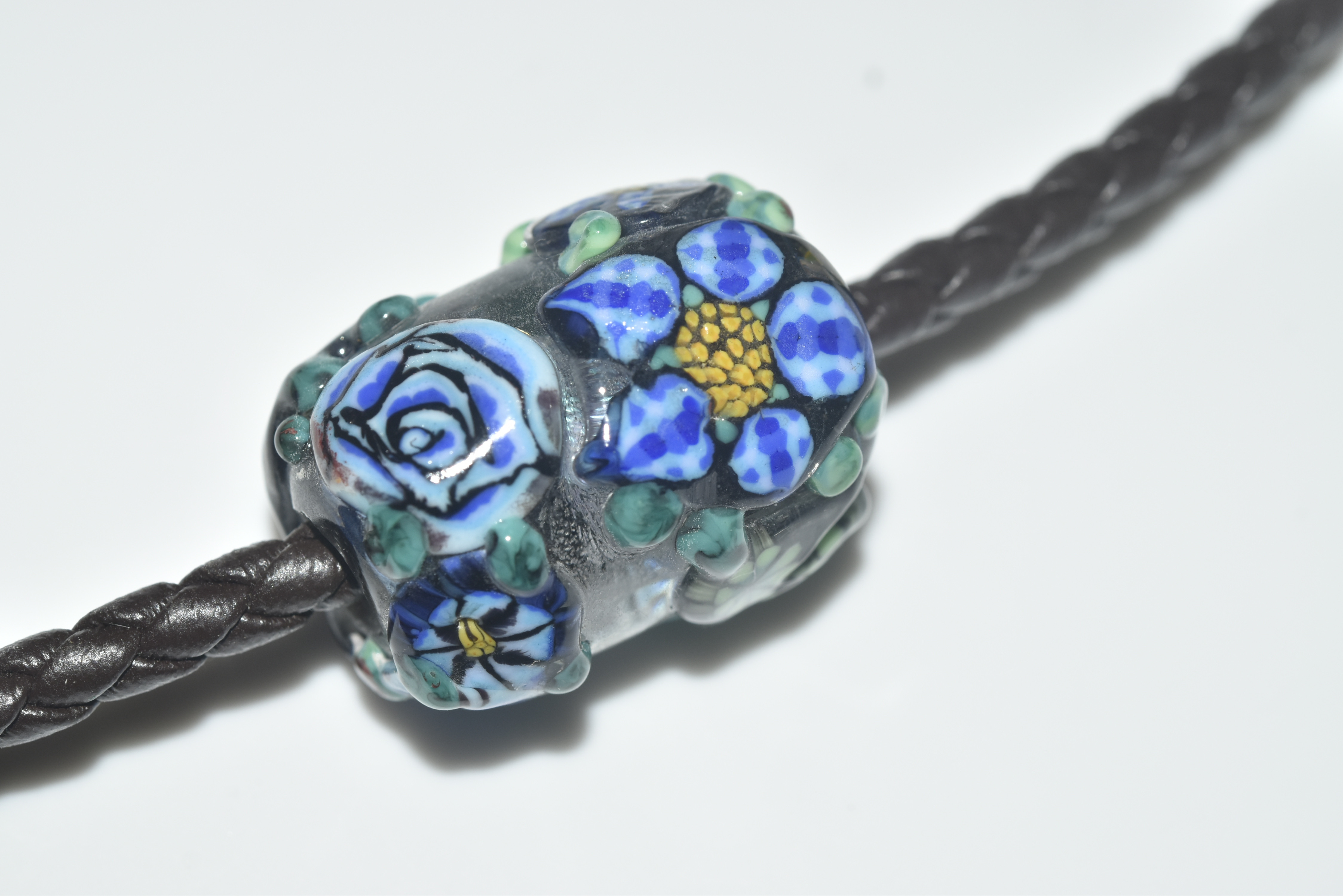 花　　細密描写とんぼ玉　ぺンダントップ  michaoo71 (ｙ1925-451)ガラス工芸家創作