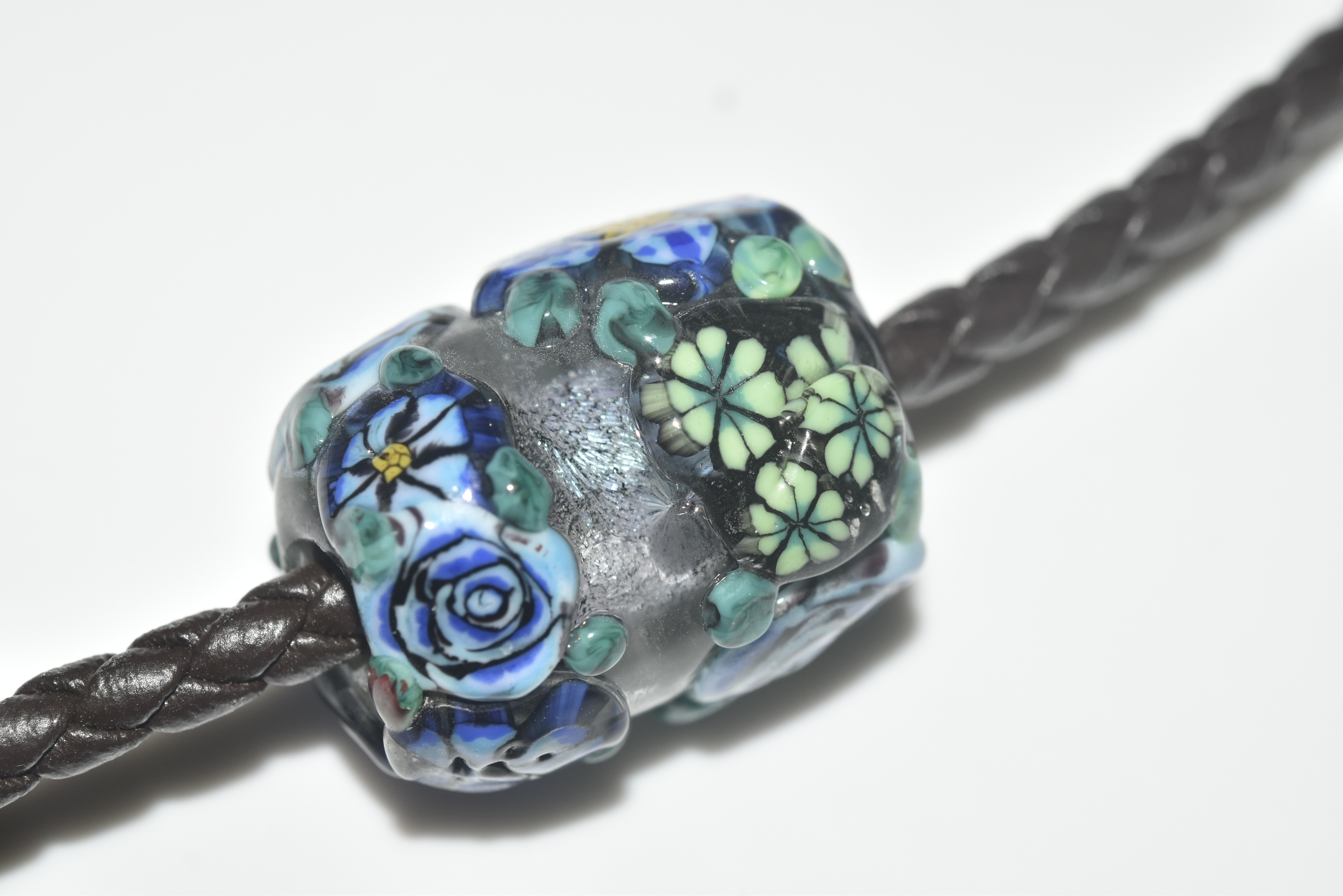花　　細密描写とんぼ玉　ぺンダントップ  michaoo71 (ｙ1925-451)ガラス工芸家創作