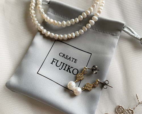 アクセサリー ブローチ まとめ売り 36点 ポーチ おまけ付き アクセサリー ブローチ まとめ売り 36点 ポーチ おまけ付き