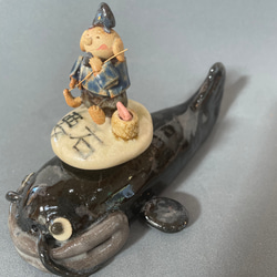 縁起物　寿山石 お守り　開運へ　魚の彫刻　美品　レア 沖縄 お土産 置物 新築祝い 開店祝い 魔除け 厄除け 守り神 抱き石敢當