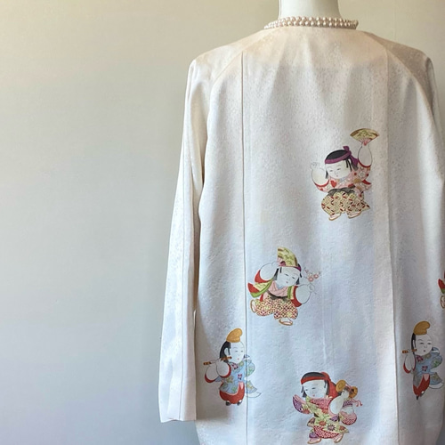 華やかな訪問着リメイクジャケット - 童子柄, Lサイズ” 着物 おうん