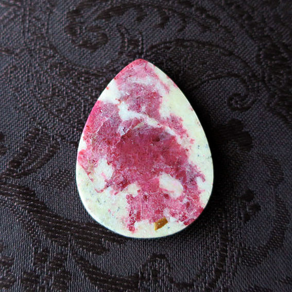 ノルウェー産チューライト しずく型 a Thulite チューライトは