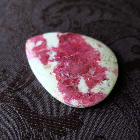 ノルウェー産チューライト しずく型 a Thulite チューライトは