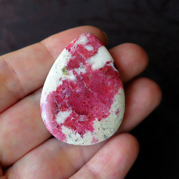 ノルウェー産チューライト しずく型 a Thulite チューライトは