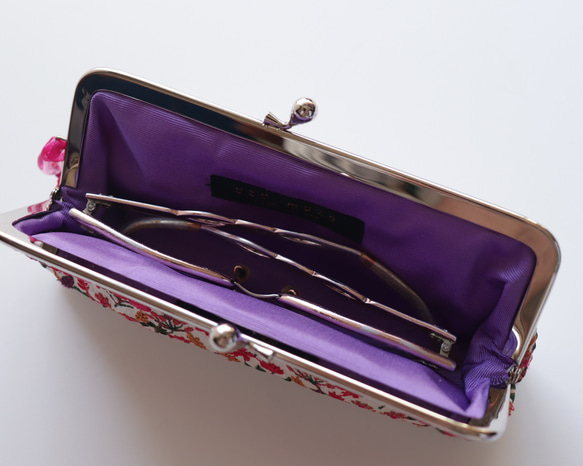 印度刺繡絲帶和牛皮眼鏡筆套，花卉和銀飾 第4張的照片