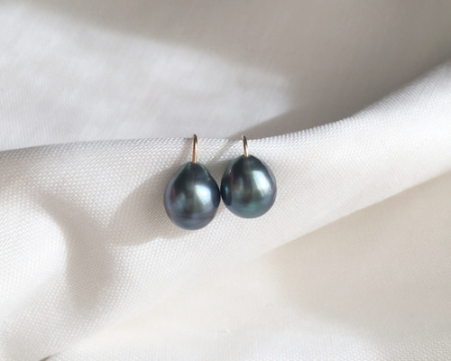 【美品】黒蝶真珠　タヒチパール　バロック　11mm　ピアス　フック 美品】黒蝶真珠 タヒチパール バロック 11mm ピアス フック