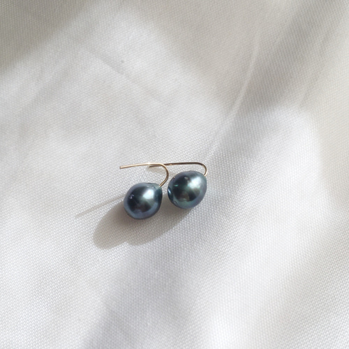 K14GF】黒蝶バロックタヒチパール真珠ピアス ピアス（フック・チェーン