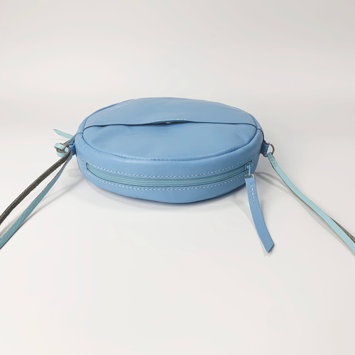 りゃんまる様　ショルダーブルーあり 本革の丸型ショルダー light blue ショルダーバッグ Z-chan