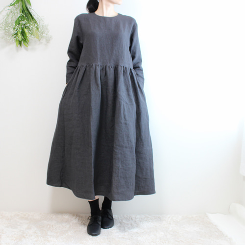 【美品】wafu. 超高密度リネン ギャザーワンピース　リネン100% リネンワンピース】なめらかな超高密度リネン ピンタックドレス