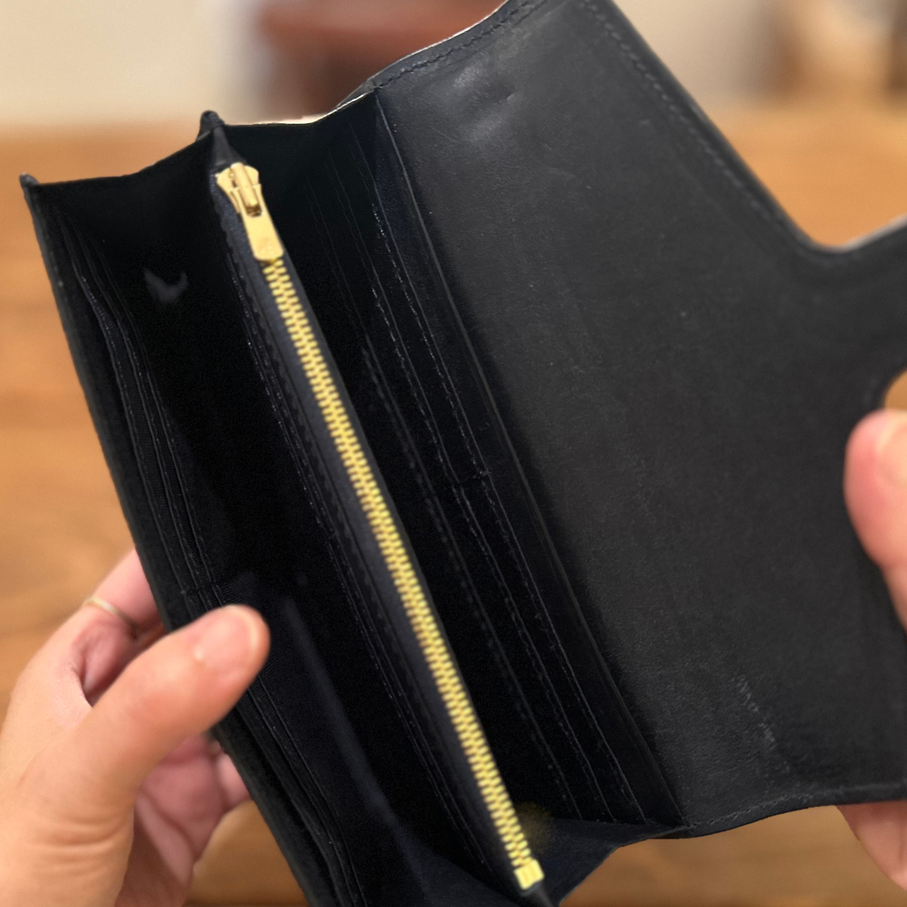 イタリアTempest社のレザーを使用したフラップウォレット　留め具：ホックタイプ（本金メッキ）