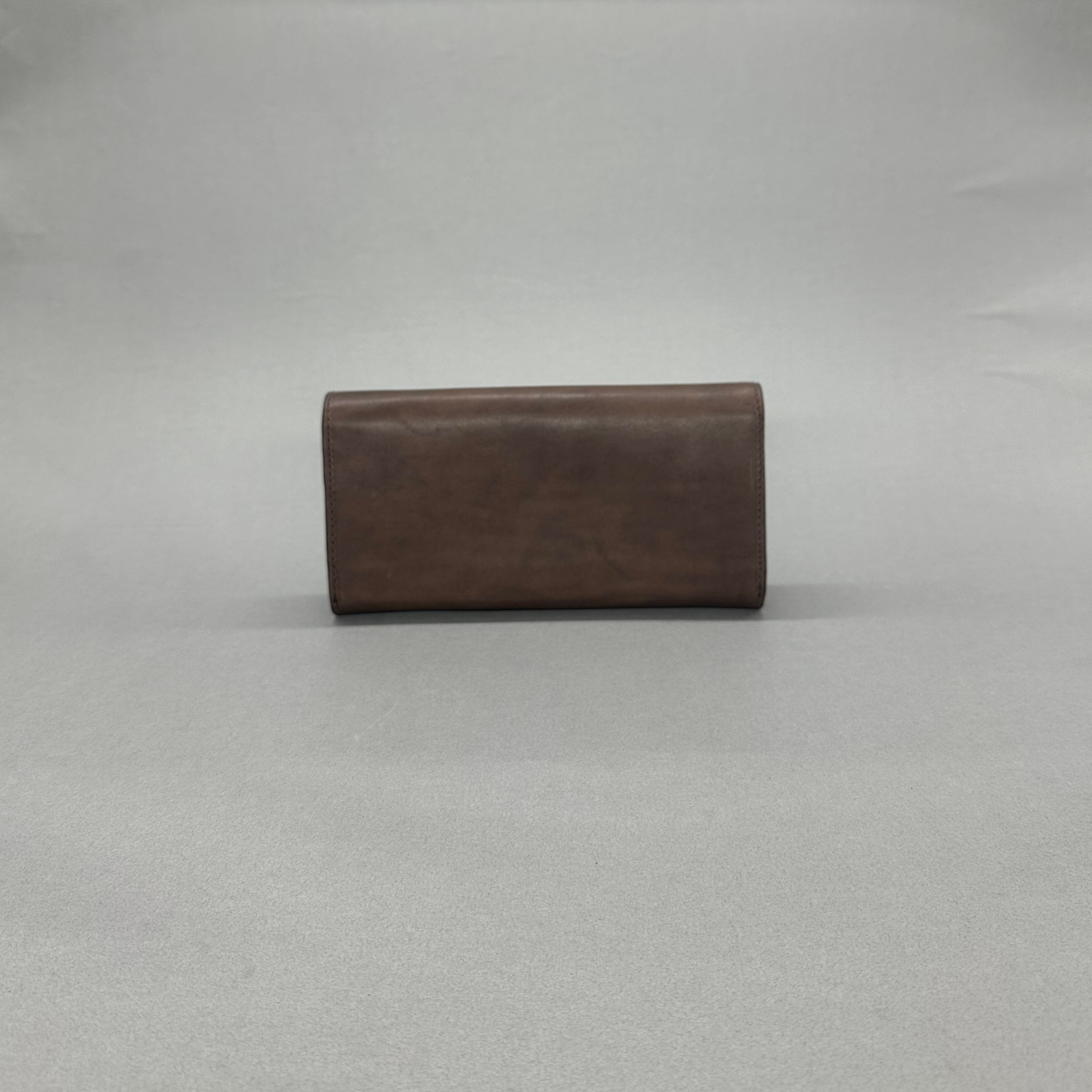 イタリアTempest社のレザーを使用したフラップウォレット　留め具：ホックタイプ（本金メッキ）