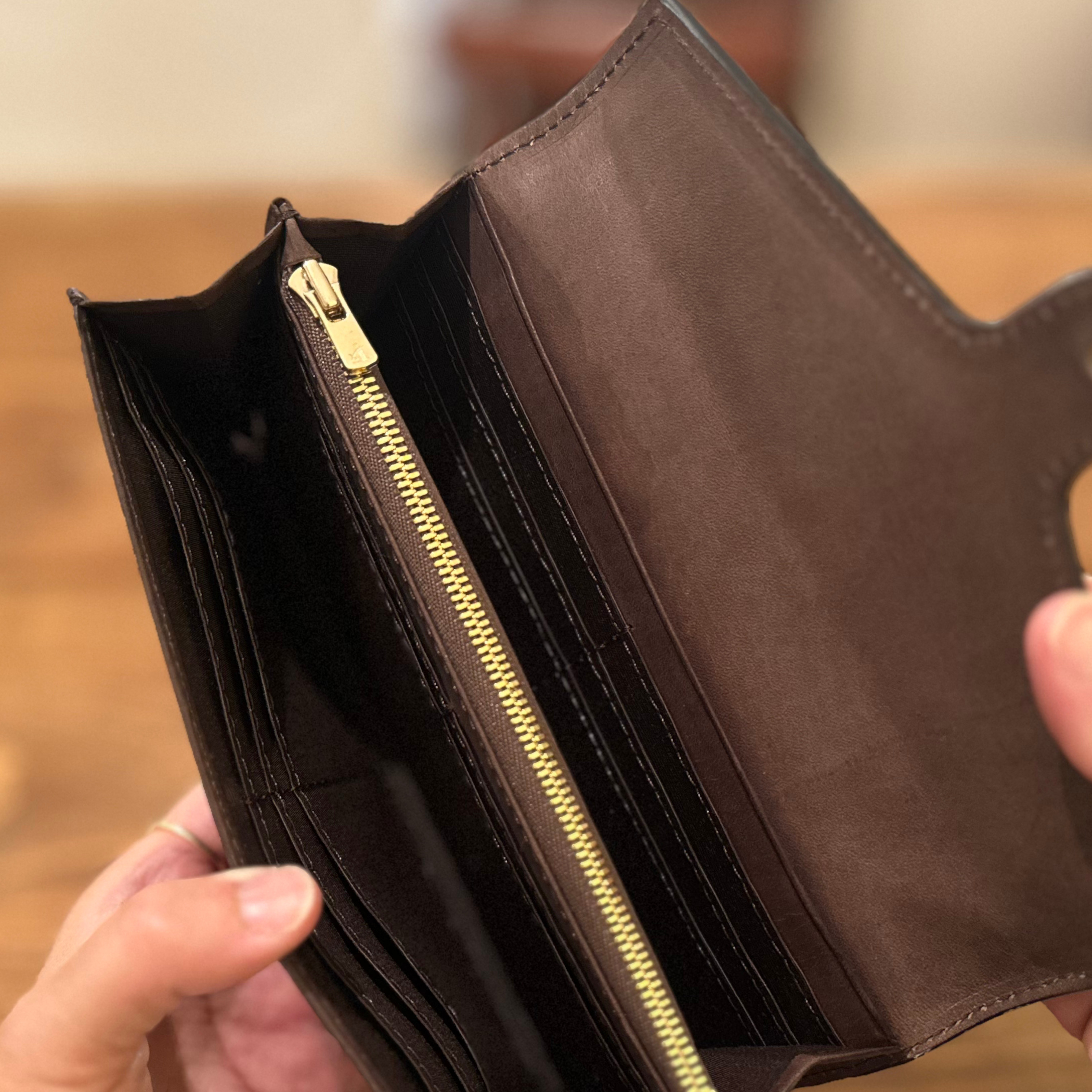 イタリアTempest社のレザーを使用したフラップウォレット　留め具：ホックタイプ（本金メッキ）