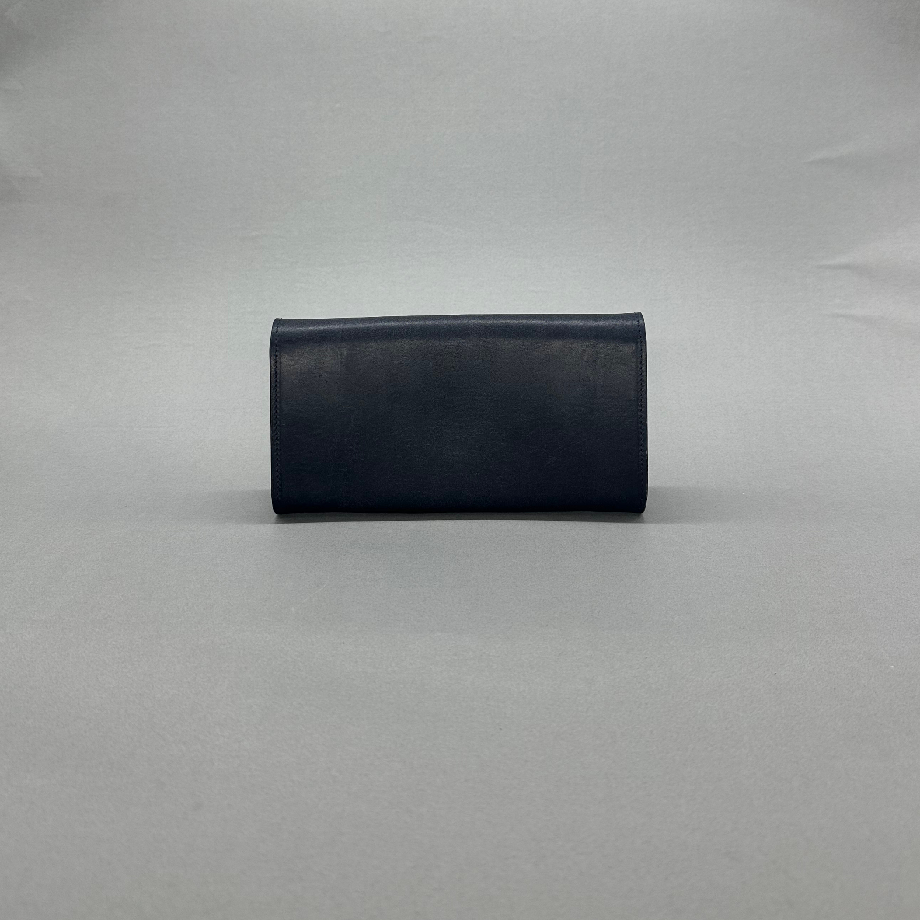 イタリアTempest社のレザーを使用したフラップウォレット　留め具：ホックタイプ（本金メッキ）