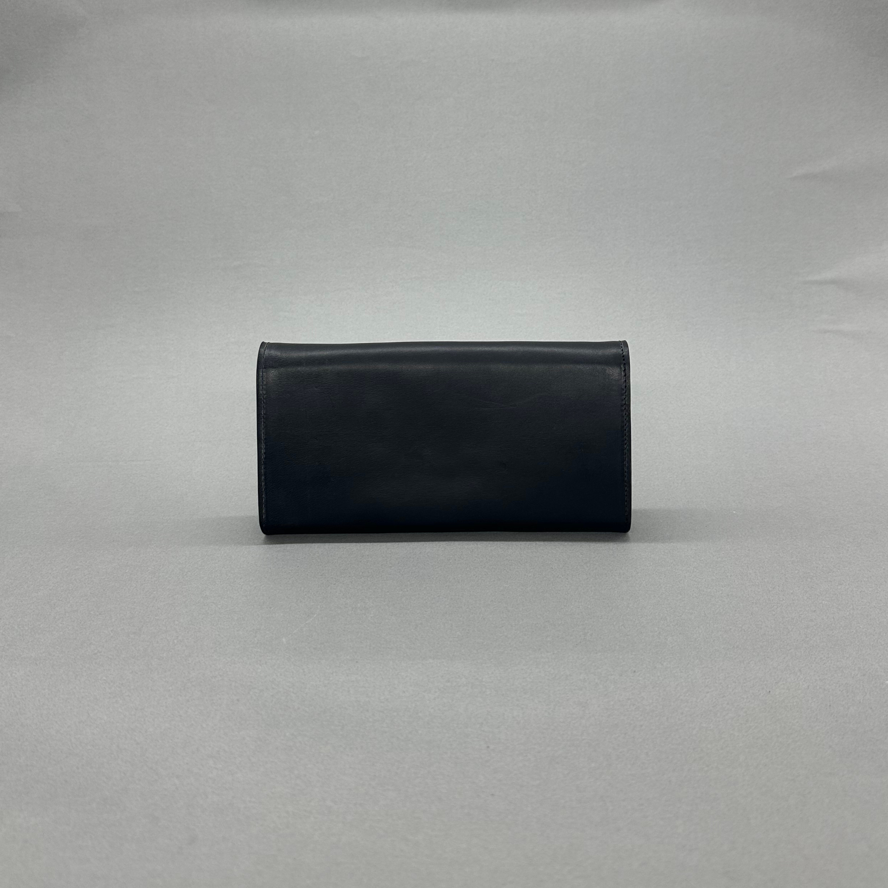 イタリアTempest社のレザーを使用したフラップウォレット　留め具：ホックタイプ（本金メッキ）