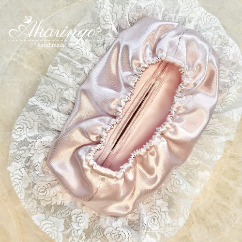 フリル＆レース 薔薇 サテン生地 ピンクベージュのティッシュ