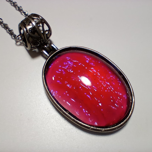 チェコ／ガラス】＜送料無料＞特大ドラゴンズブレスペンダント48×25mm