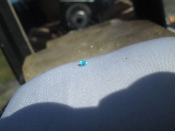 N.9590 パライバトルマリン ルース 上質なブラジル産 リングやイヤリングに 