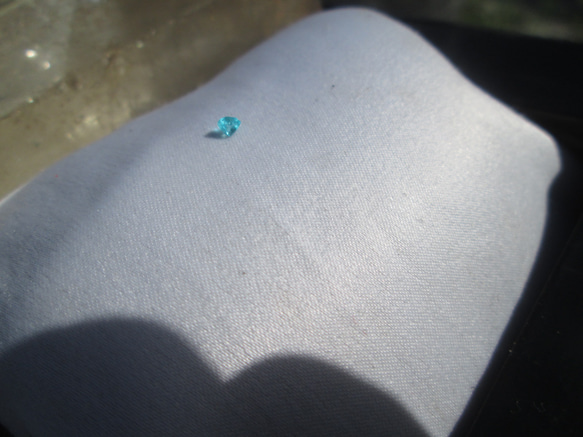 N.9590 パライバトルマリン ルース 上質なブラジル産 リングやイヤリングに 