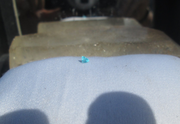 N.9590 パライバトルマリン ルース 上質なブラジル産 リングやイヤリングに 