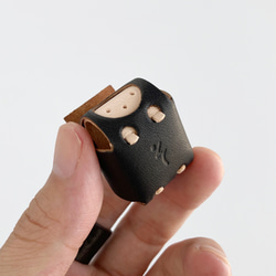 防御特化型。草木染め革のミニオブジェ【sisyu / ししゅ】 #革ガチャ #ランダムで１体 8枚目の画像