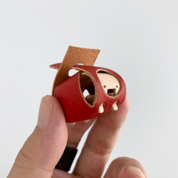 防御特化型。草木染め革のミニオブジェ【sisyu / ししゅ】 #革ガチャ #ランダムで１体 11枚目の画像