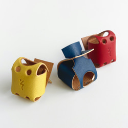 防御特化型。草木染め革のミニオブジェ【sisyu / ししゅ】 #革ガチャ #ランダムで１体 18枚目の画像