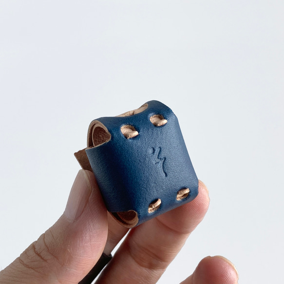 防御特化型。草木染め革のミニオブジェ【sisyu / ししゅ】 #革ガチャ #ランダムで１体 6枚目の画像