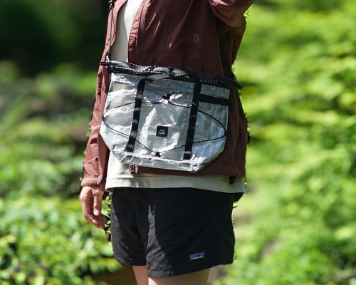 【ストラップ付き】ボトルサコッシュ ラージ Olive Camouflage Bottle Sacoche Large ボトルサコッシュ ラージ / Moss (Papery