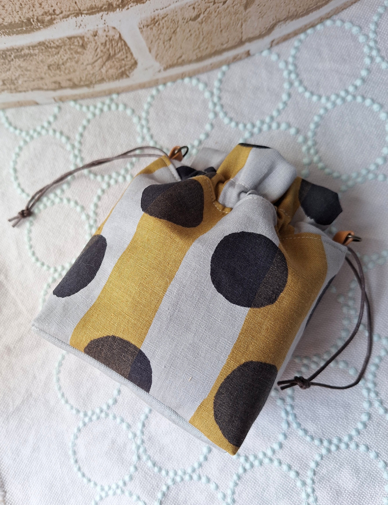 ミナペルホネンfriend生地で作ったの巾着ポーチ 巾着袋 バンビ 通販  