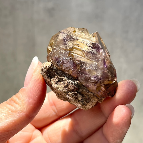 ジンバブエ産【シャンガーンアメジスト⑧】母岩付き スケルタル