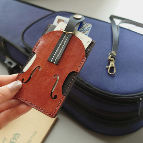名入れ】個性派！【バイオリン】縦型 ID パスケース(セル窓・ネック