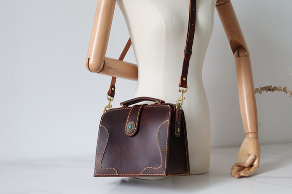 ★限量2件！ ★大容量扁平扣環包，手工皮革單肩包，兩用 第17張的照片