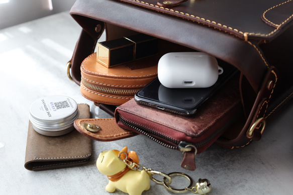 ★限量2件！ ★大容量扁平扣環包，手工皮革單肩包，兩用 第13張的照片