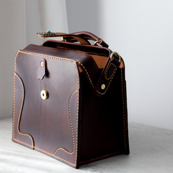 ★限量2件！ ★大容量扁平扣環包，手工皮革單肩包，兩用 第9張的照片