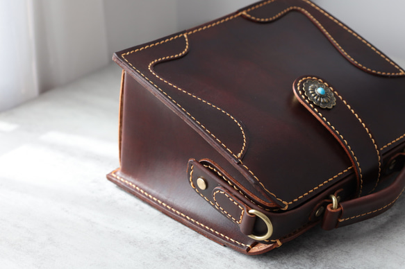 ★限量2件！ ★大容量扁平扣環包，手工皮革單肩包，兩用 第4張的照片