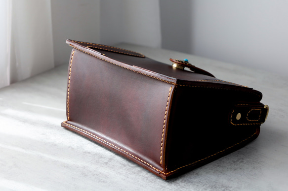 ★限量2件！ ★大容量扁平扣環包，手工皮革單肩包，兩用 第5張的照片