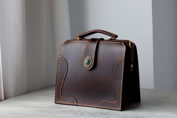 ★限量2件！ ★大容量扁平扣環包，手工皮革單肩包，兩用 第1張的照片