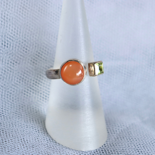 サンストーンとペリドットのオープンリング 天然石 シルバー950 一点物