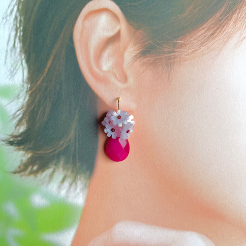 カービングフローライト　猫　ハンドメイド　ピアス　天然石　イヤリング　チャーム 楽天市場】綺麗な猫パーツ ジルコニア ガラスストーン ネコ