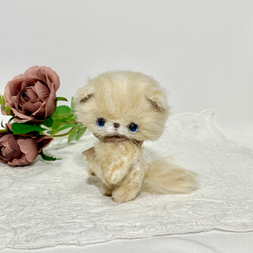 ハンドメイド テディベア ネコのぬいぐるみ ふわふわ猫ちゃん ふんわり可愛いねこ ハンドメイドぬいぐるみ
