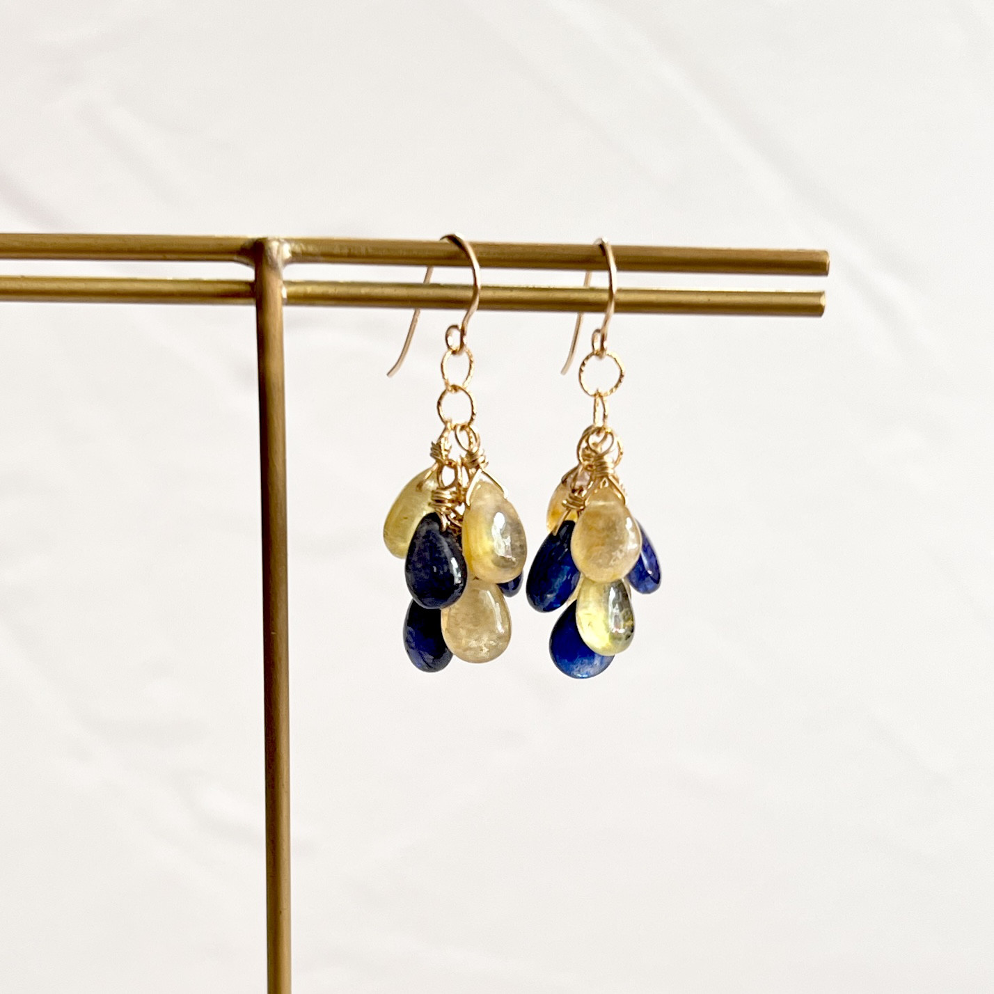 「秋の実り旬のレモン」9月誕生石 サファイア ピアス イヤリング ブルー イエロー 14kgf 天然石 アクセサリー