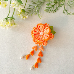 ぷっくり花びらの髪飾り つまみ細工 七五三 卒業式 オレンジ かんざし